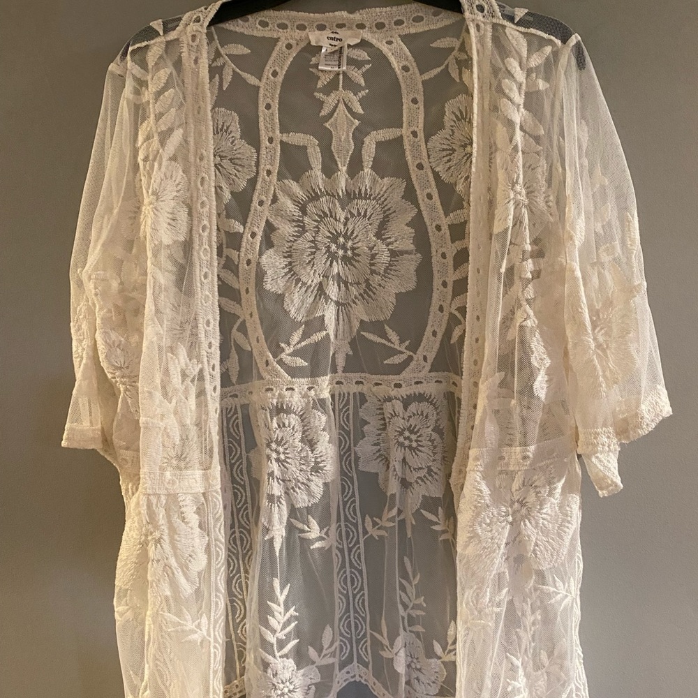 Entro Brand Cream Lace Kimono Size M
